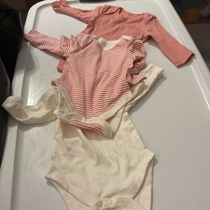 New onesies 0-3 months